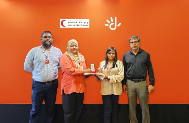 Dhiraagu in dhivehi red crescent in kuraa massakathah ehee vanee