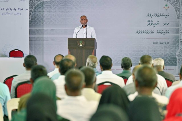 Nuhedhi oi Naagoashi hingaane goi hoadhaifi: Raees
