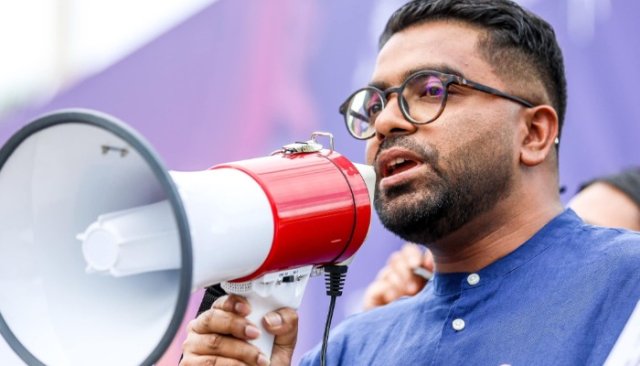 MJA ge inthihaabee raees frame kuraane kamah bune biru dhakkanee