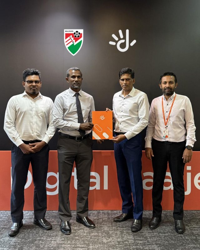 Dhivehi premier league ge main sponsor akah dhiraagu