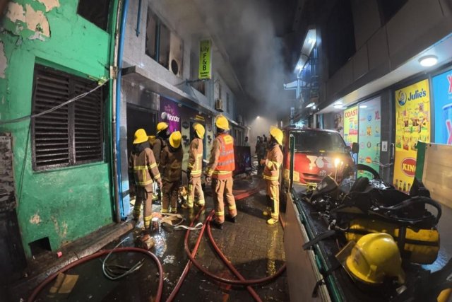 Lily ge fihaara eh gai roave bodethi gellun thakeh vejje