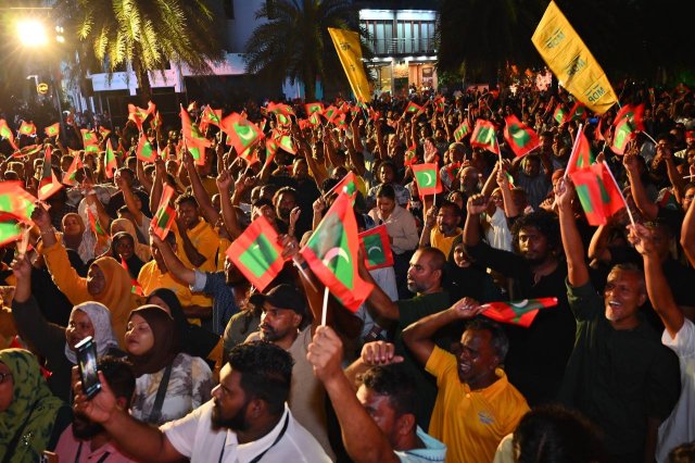 Muzaaharaa ge there in aammun hayyaru kuran fashaifi