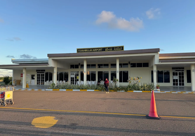 Fuvahmulak airport muvazzafunnah hamalaadhin bayaku hayyaru koffi