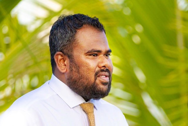 Maafushi council ge raees hayyaru kuri fahun vanee ingili bindhaalaafai: Vakeel