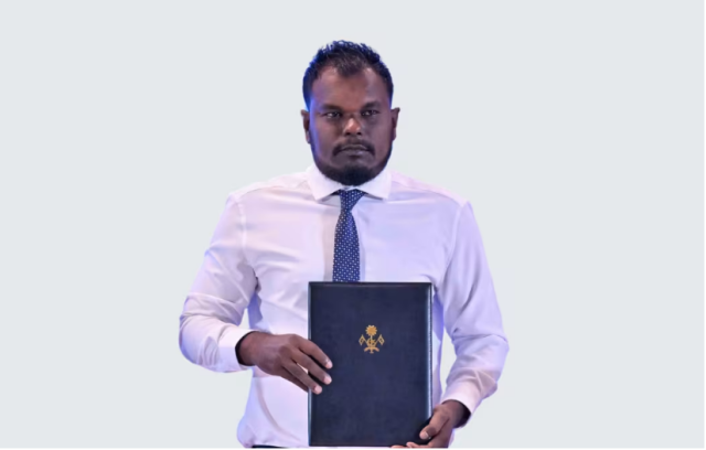 Abdul Raheem ge viyafaari hinagan rashugai hunna Fallo ah ves siyaasee magaameh