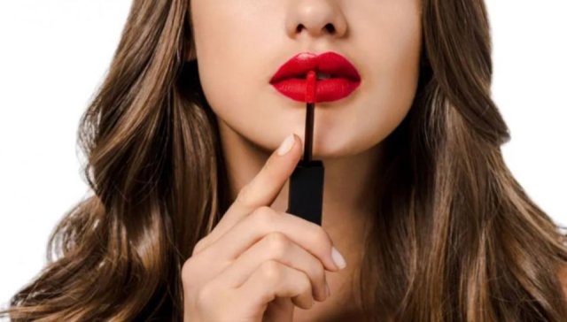 Thunfathugai lipstick jahsaa iru eyge hageegai engey tha?