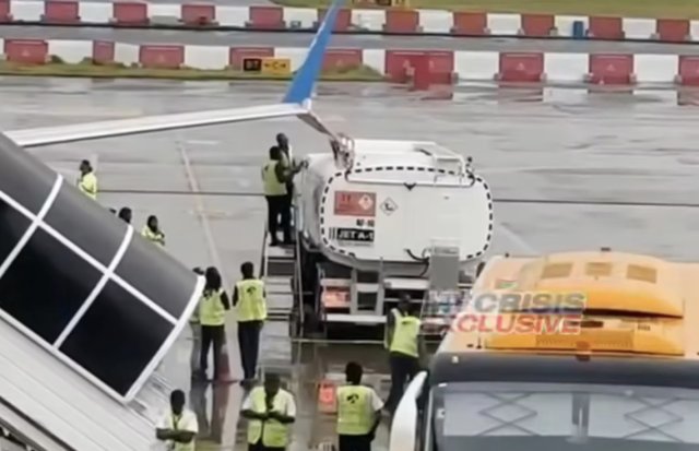 Airport ge theyo bauzarakun jehi flydubai ge boat eh ground vejje