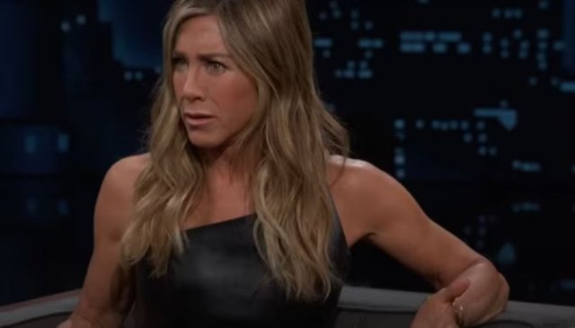 Jennifer aai Obama aa gulhuvaigen media gai dhekevunu vaahaka thakuge hageegai!