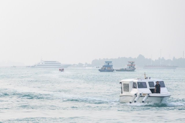 Uthuraai Male' sarahahdhah nurakkaatheri minvarakah vai nusaafu vejje