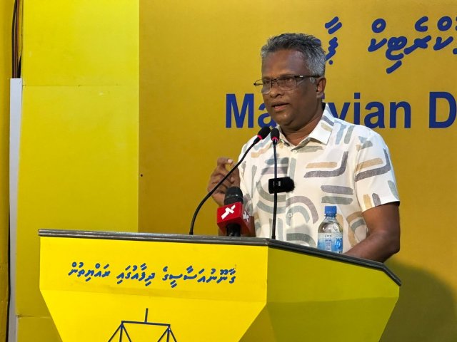 Islam dheen dheke emme loadbiva party akee MDP kamah Mayor Azim vidhaalhuvejje
