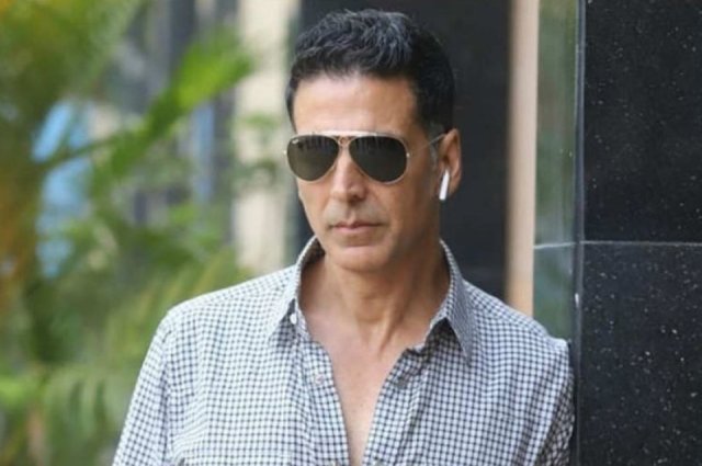 Bollywood Party thakun Akshay nufennanee mihenve!