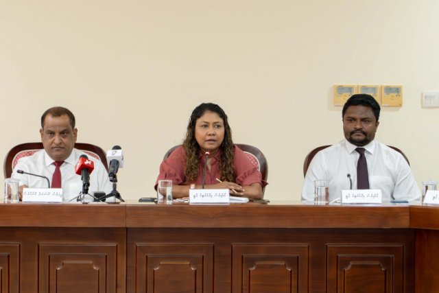 Council inthikhaab aa eku referendum baavvan party thakun dhekolhu hadhaifi