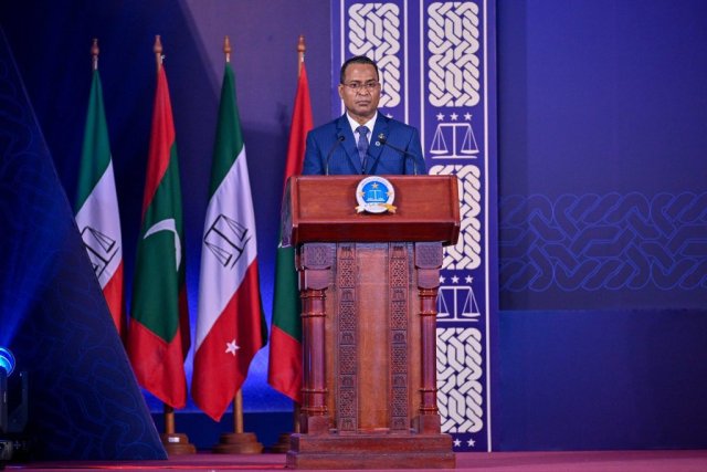 Adhulu insaafuge baarakee aniyaaverikan nahthaalumah tharutheebu kurevifaiva baarakah vaanjehey: Ghanee