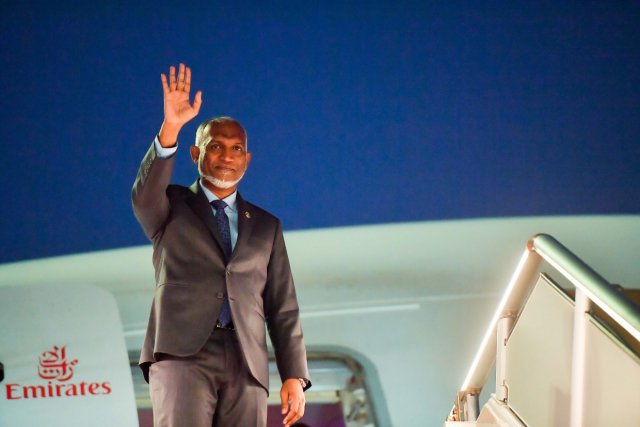 Bangladesh ge aa sarukaaru huvaakurumuge rasmiyyaathah raees Muzzu furavadaigenfi