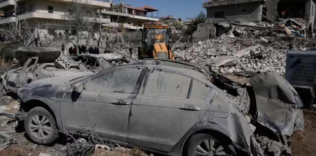 Israel in Lebanon ah hamalaadhee Hezbollah ge is official aku himeneyhen 10 meehun maraalaifi 