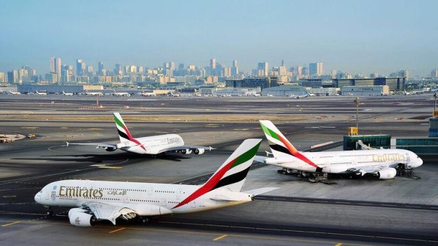 Dubai airport kairiah drone hamalaaeh dhinumun flight thah medhukandaalaifi