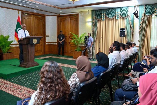 Raees America aai Israel kuvveri nukurevvi, goasvee Iran