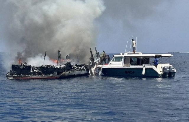 Roavi diving dhaoni adiah hingajje, fihigen ekakah faruvaadhin