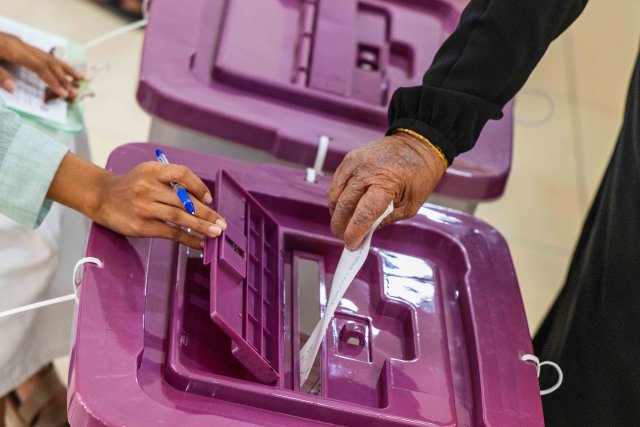 Inthikhaabuge 2 vana buru ge re-registration ah maadhamaa hulhuvaalanee