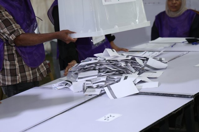 EC in baathilukuri vote high court in sahha kurumun, Meedhoo council vote alun laan jehijje 