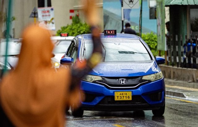 Vissaara iru Taxi eh hoadhun: Kuda varehge 