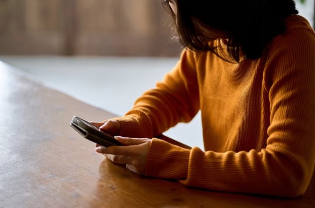 Social Media: Like thakaai message thakun hageegee ekuverikan hoadhi dhaane tha?