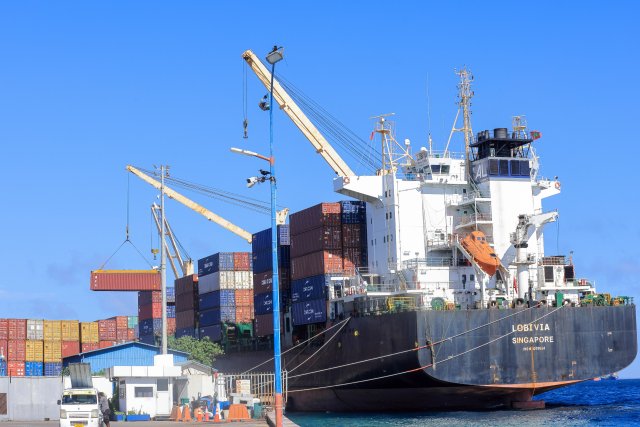 Baaj akun container thakeh kandah vettifai vaathee dhathuruverin samaaluvaan angaifi