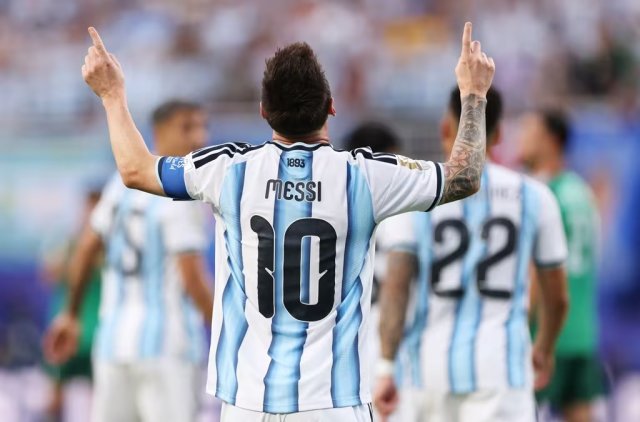 Messi ge record hat-trick aaeku argentina ah rangalhu feshumeh