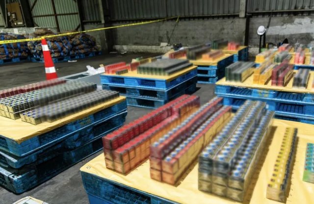 Kandumagun raajje etherekuran ulhunu 15,600 vape cartride customs in athulaigenfi