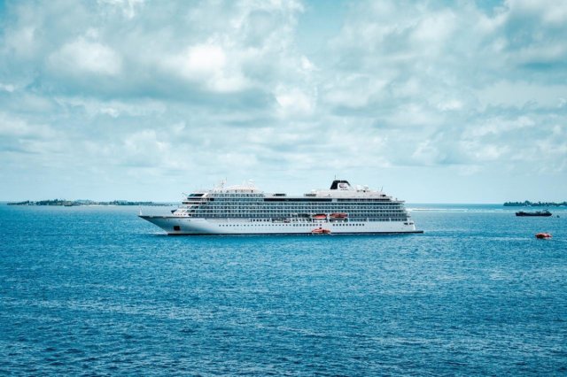 China ge furathama cruise liner raajje athuvejje