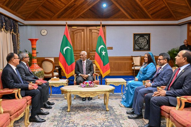UAE aai Qatar ge safeeru kamah Thoriq aai Adam Shareef ayyankoffi