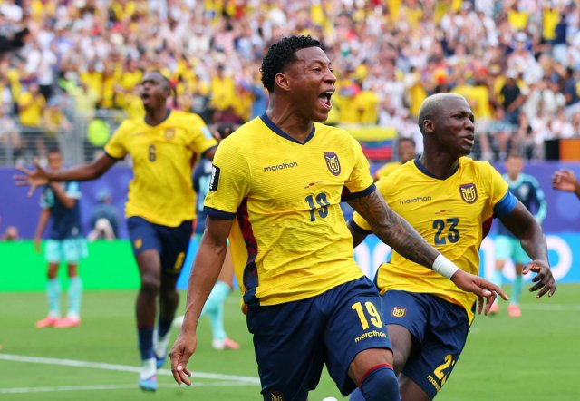 Ivory Coast  furathama faharah world cup ge 2 vana burah