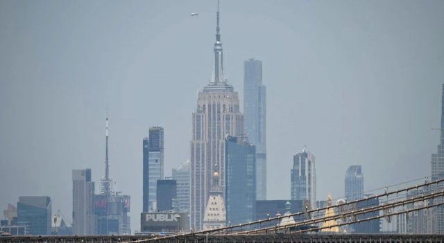 Empire State Building ge enme uhah araa jehsi stunt aa eku hahyarah!