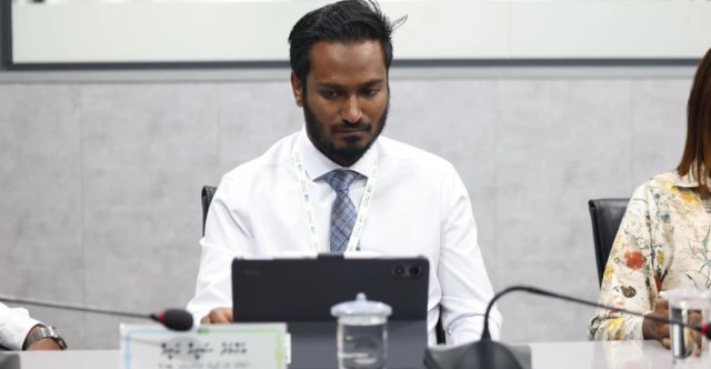 Faadu kiyun amaazuvumun audit committee ge chair kamun Saneeh isthiufaa dheefi