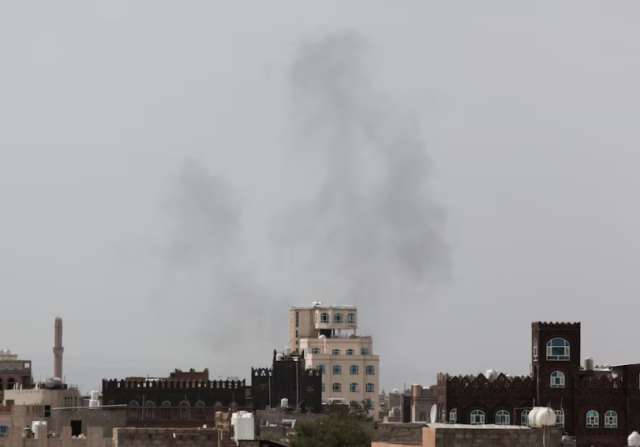 Sanaa airport ah Saudi in hamalaadhin kamah bune Houthis radhdhu dheyne kamuge inzaaru dheefi