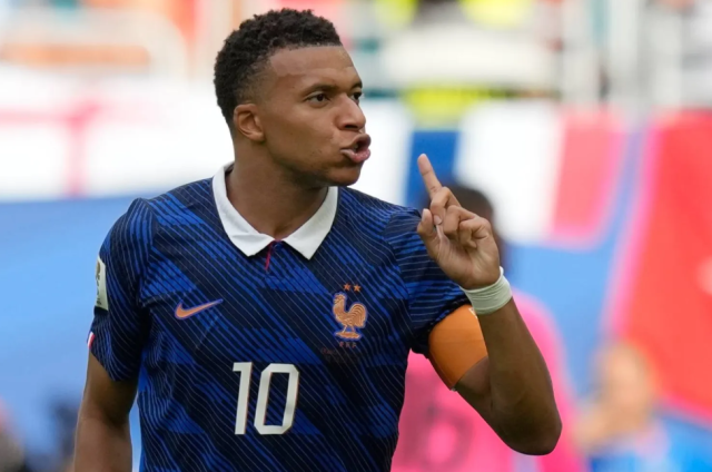 World Cup ge ranboot dhefaharu hoadhi kulhuntheriyakah Mbappe