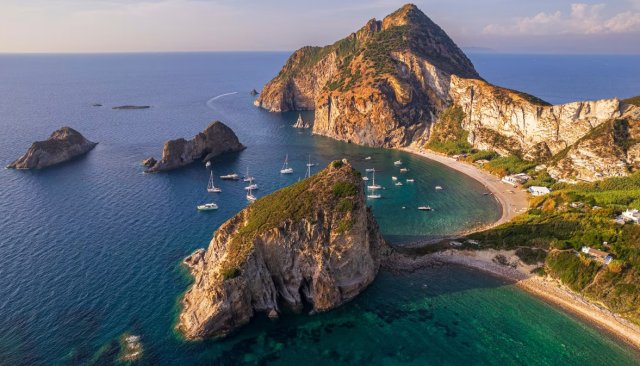 Palmarola: Ehves mageh, phone signal eh nei Italy ge huvafenee sirru manzileh!