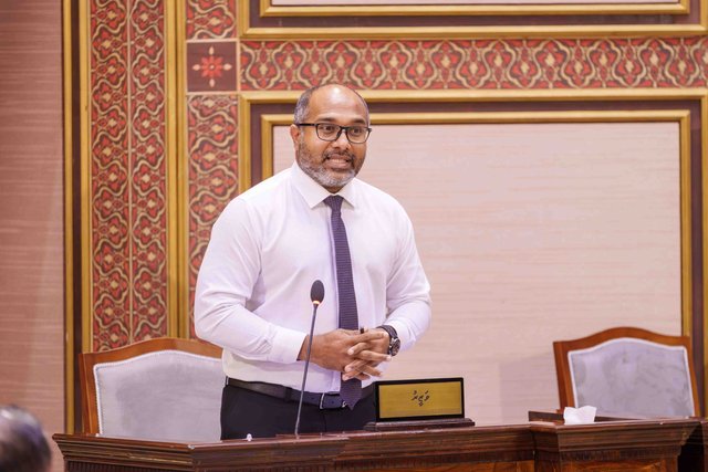 Home ministry ge siyaasee muvazzafun ge adhadhu komme dhuvahaku badhaluvey: Ihsaan