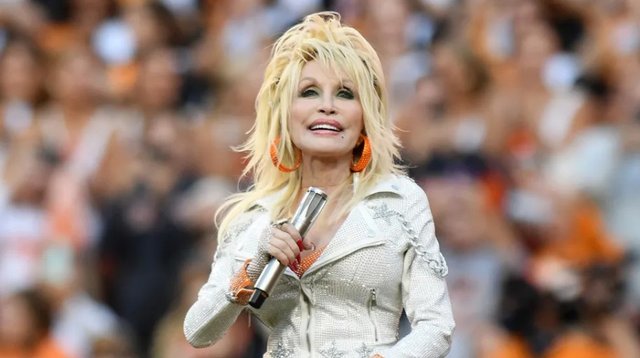 Dolly Parton ge maraa eku eyna ge lava thah Spotify chart ge enme kuriah!