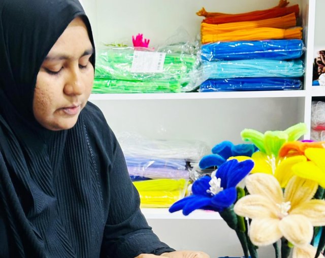 PEOPLE: Siuzage eheetheri "dheai" abadhuves emmenah!