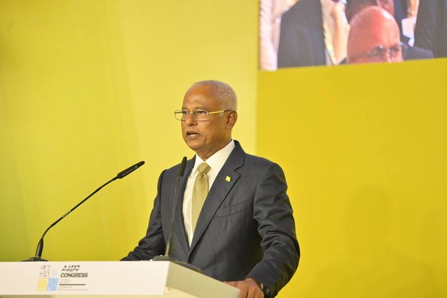 Rasmale in bin dhinumuge sirru ebbasvumah aanekey bunegen nuvaane: Solih