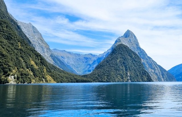 Milford Sound: Farubadha thakaai fen aaru thakuge thereah jaadhuvee dhathureh!