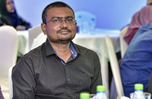 Media thakah insaafuverivaan hurasthakeh huri kamah bune Farushath isthiufaa dheefi