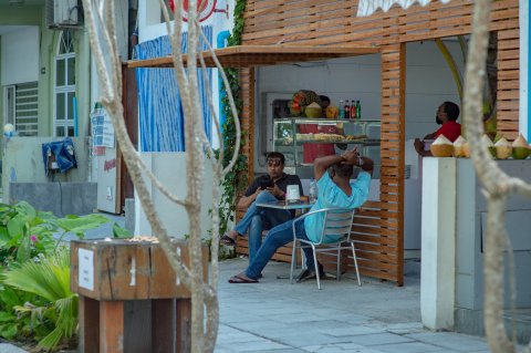 Fiyavalhu thakuge muhdhathu ithuru kuri iru restaurant thakah luyeh nudhin