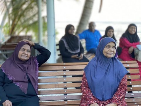 އުމުރުން ދުވަސްވީ މީހުންނާއެކު ބީއެމްއެލް