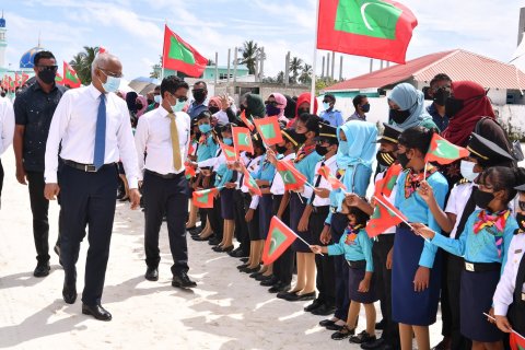 Raees Rahrashah vadaigannavaairu School kudhin neren naangan: Sarukaaru