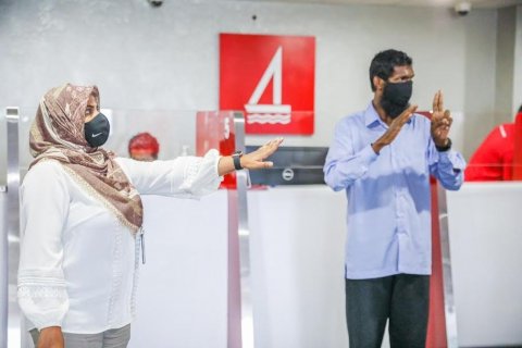 BML ge muvazzafunnah sign language training dheefi