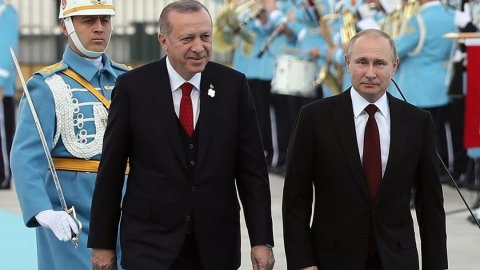 Dhathi kurun thakakee Turkey aa gulhun badhahi kuran oi huraheh noon: Russia 