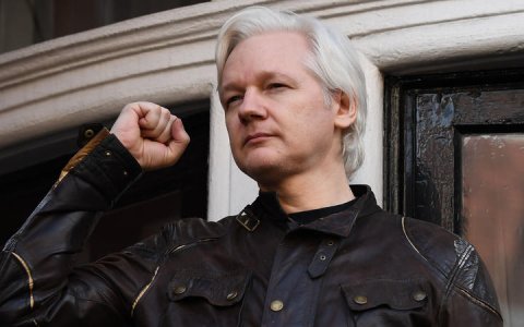 Julian Assange America aa havaalu nukurumah UK ge courtakun ninmaifi 