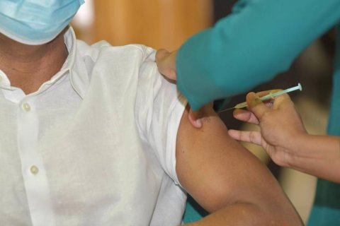 12,000 ah vure gina meehunnah vaccine dheefi